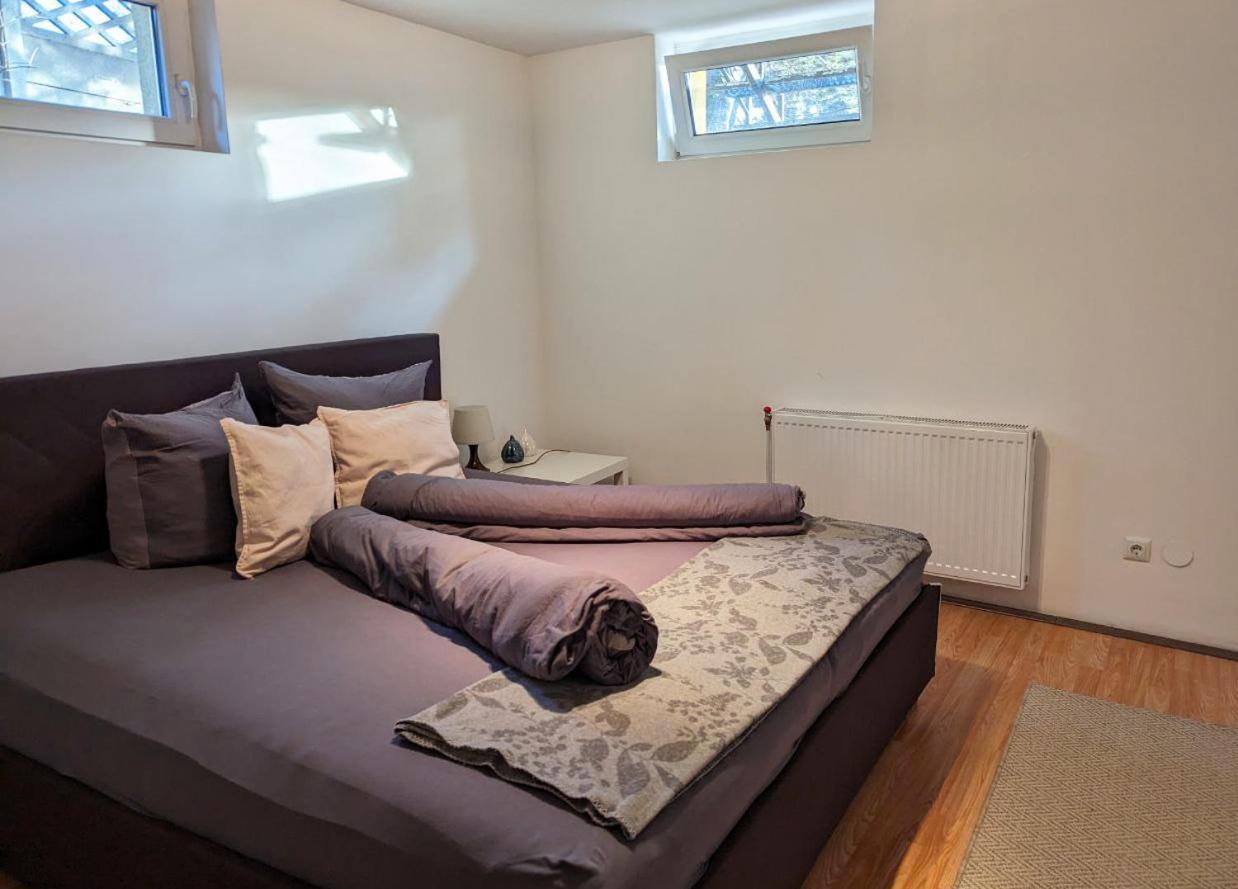 Apartment Private Lowerground Floor In Schonbrunn /w Free Parking Wien