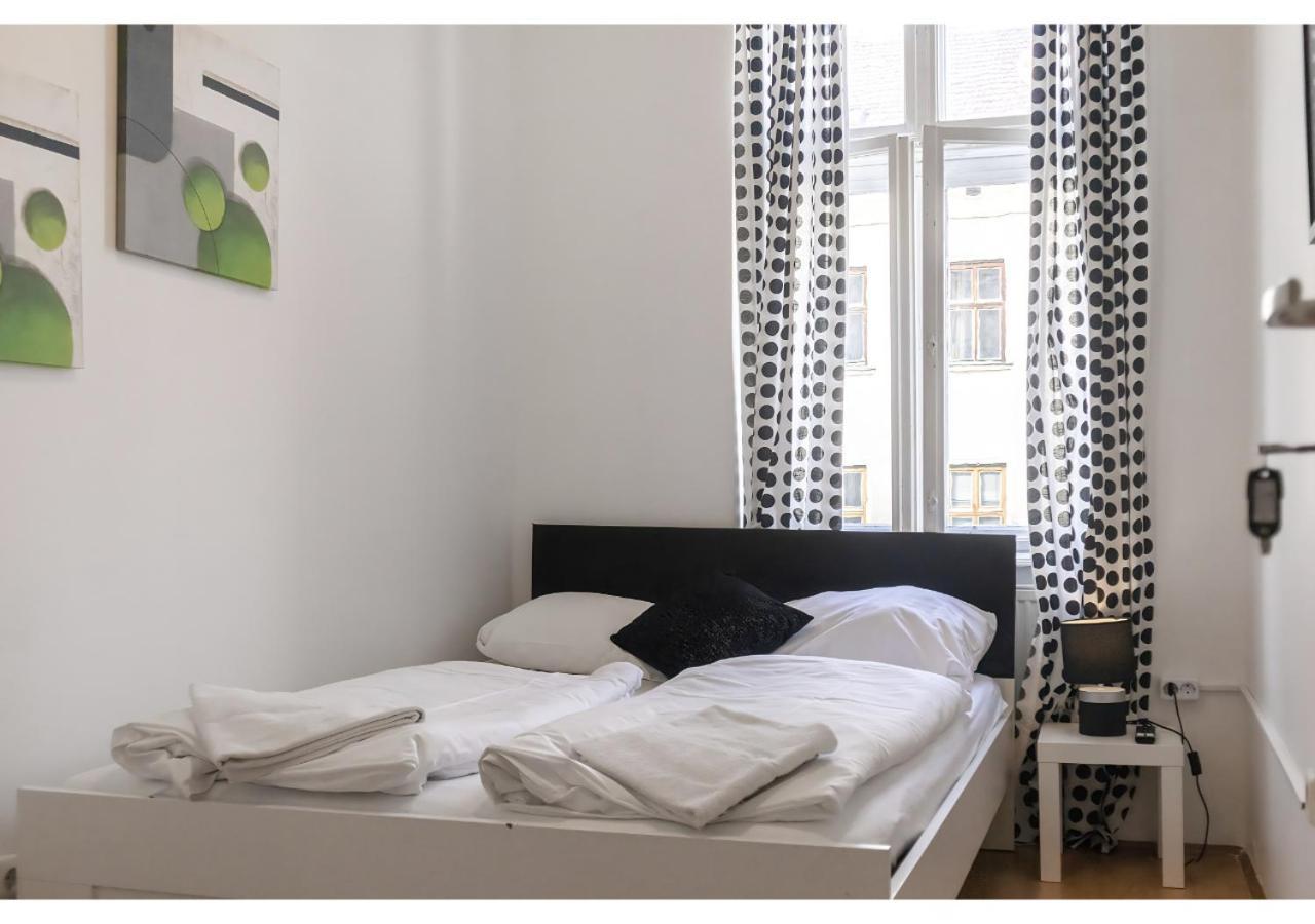 Viennese 3br Apt. Near Wiener Stadthalle & Vienna