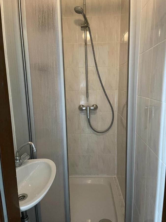 2 * Viena
