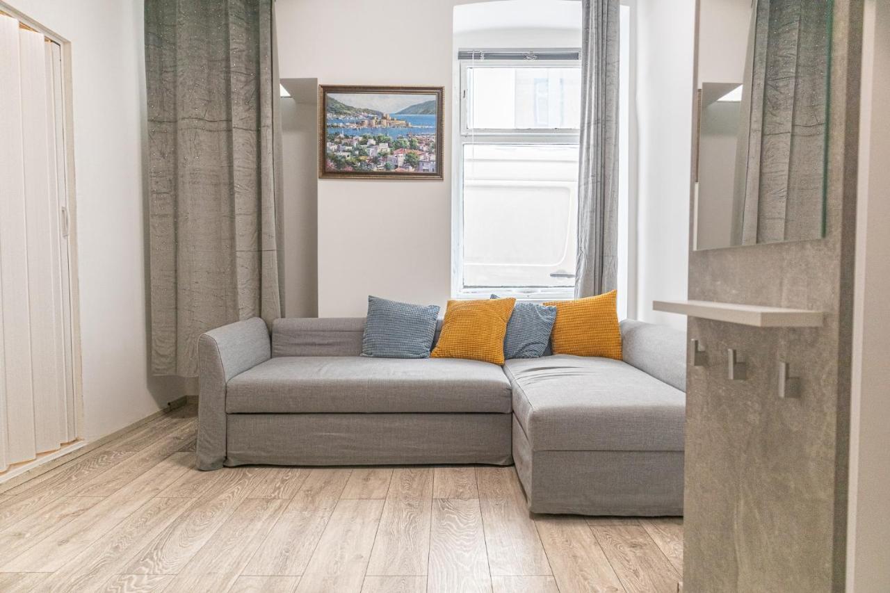 3 Standard Near Hauptbahnhof Apartment *