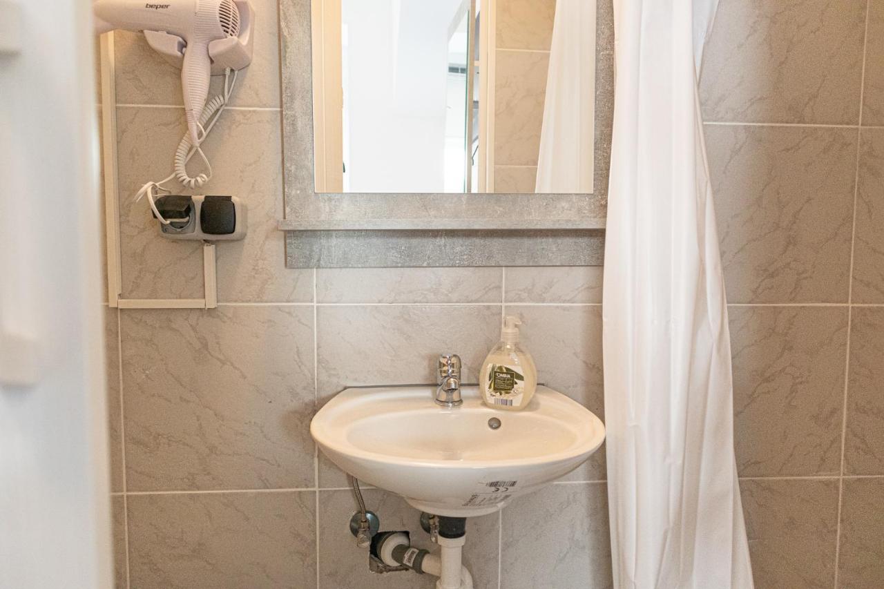 3 Standard Near Hauptbahnhof Apartment *