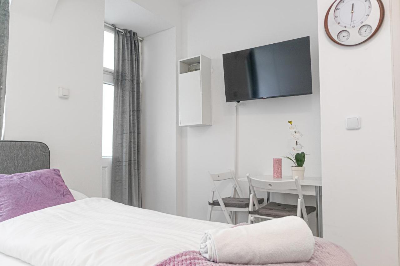 3 Standard Near Hauptbahnhof Vienna