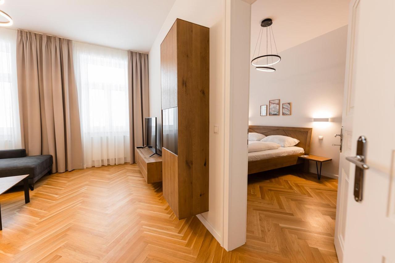 Nadland B61 * Vienna