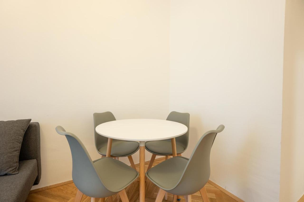 Apartment Modern Hotel-styled In The Second District Of Vienna. Wien