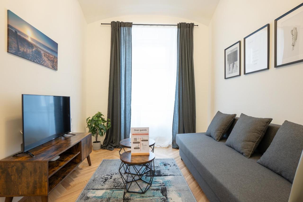 Modern Hotel-styled In The Second District Of Vienna. Apartment