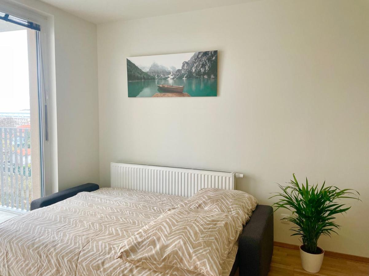 Apartment Bright Modern Flat With Balcony Vienna