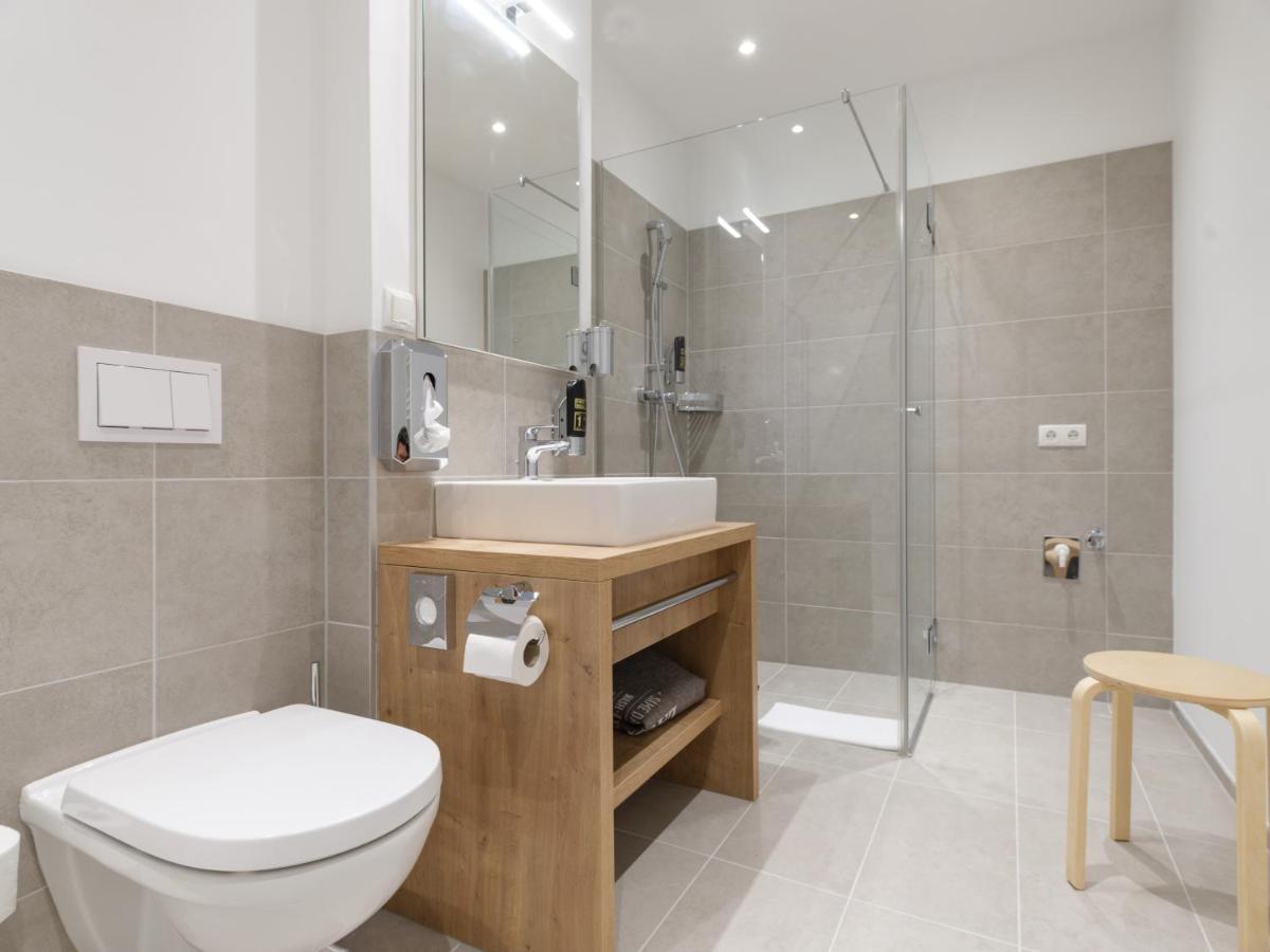 Myfavorit - Spacious Next To Puplic Transport U1 Direct Connection To Citycenter Apartment