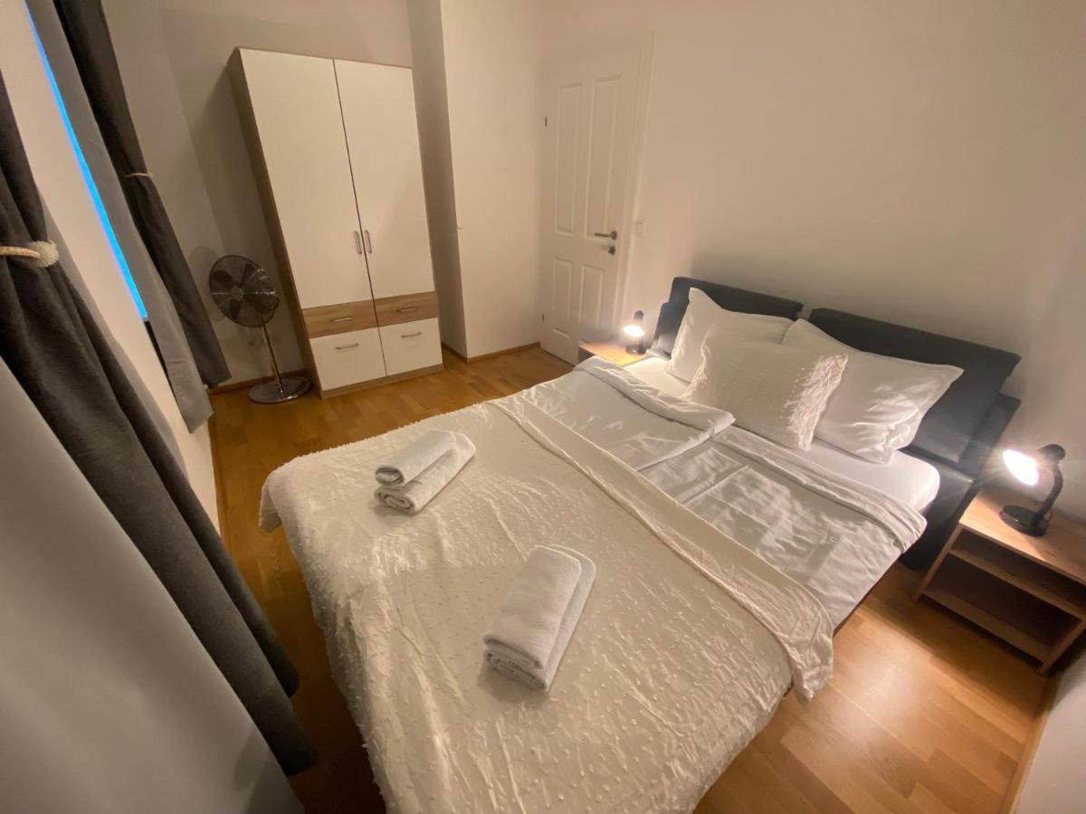 5 * Vienna