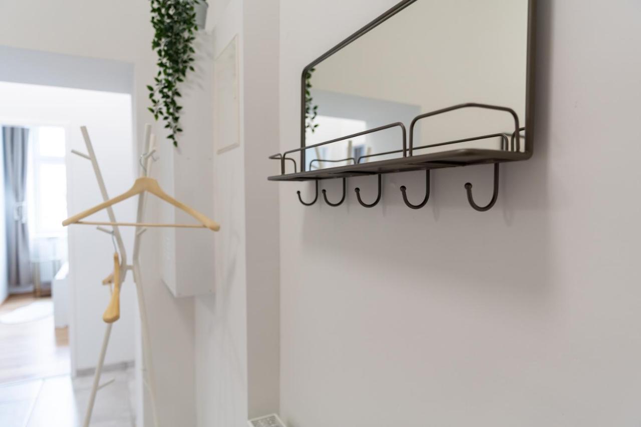 Apartment Cozy, Generous - 10 Min To City-centre - Contactless 24h Check-in *