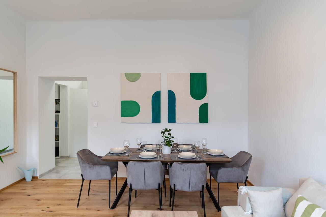 Cozy, Generous - 10 Min To City-centre - Contactless 24h Check-in Apartment