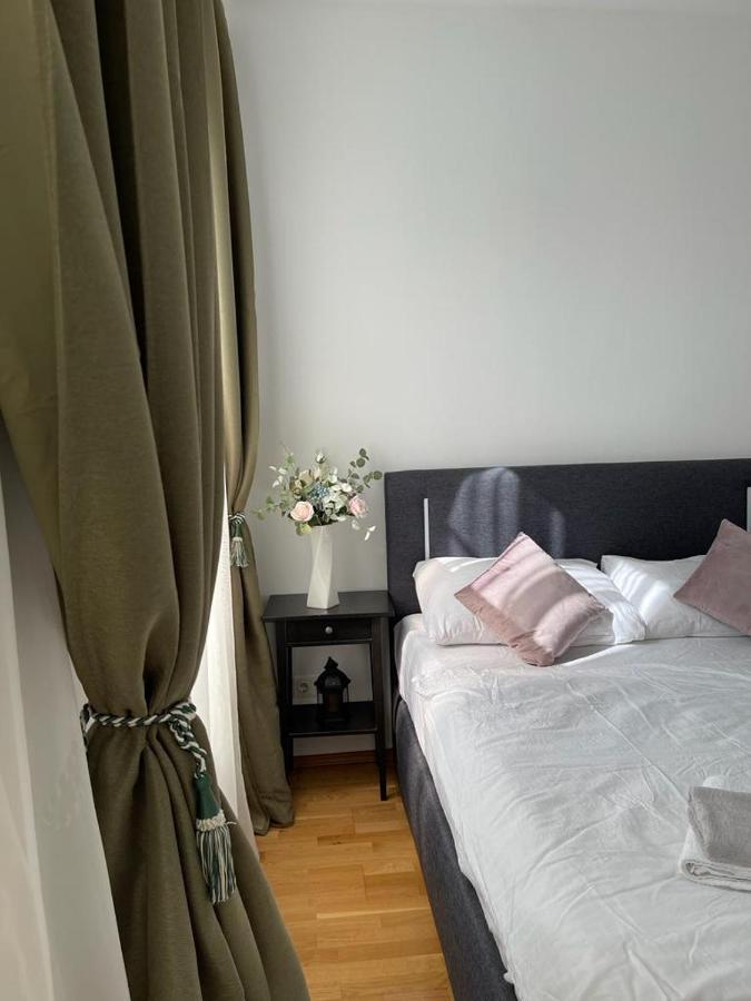 Apartamento 2 *
