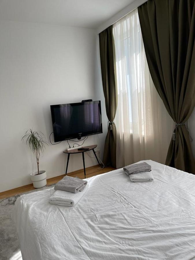 Apartamento 2 *