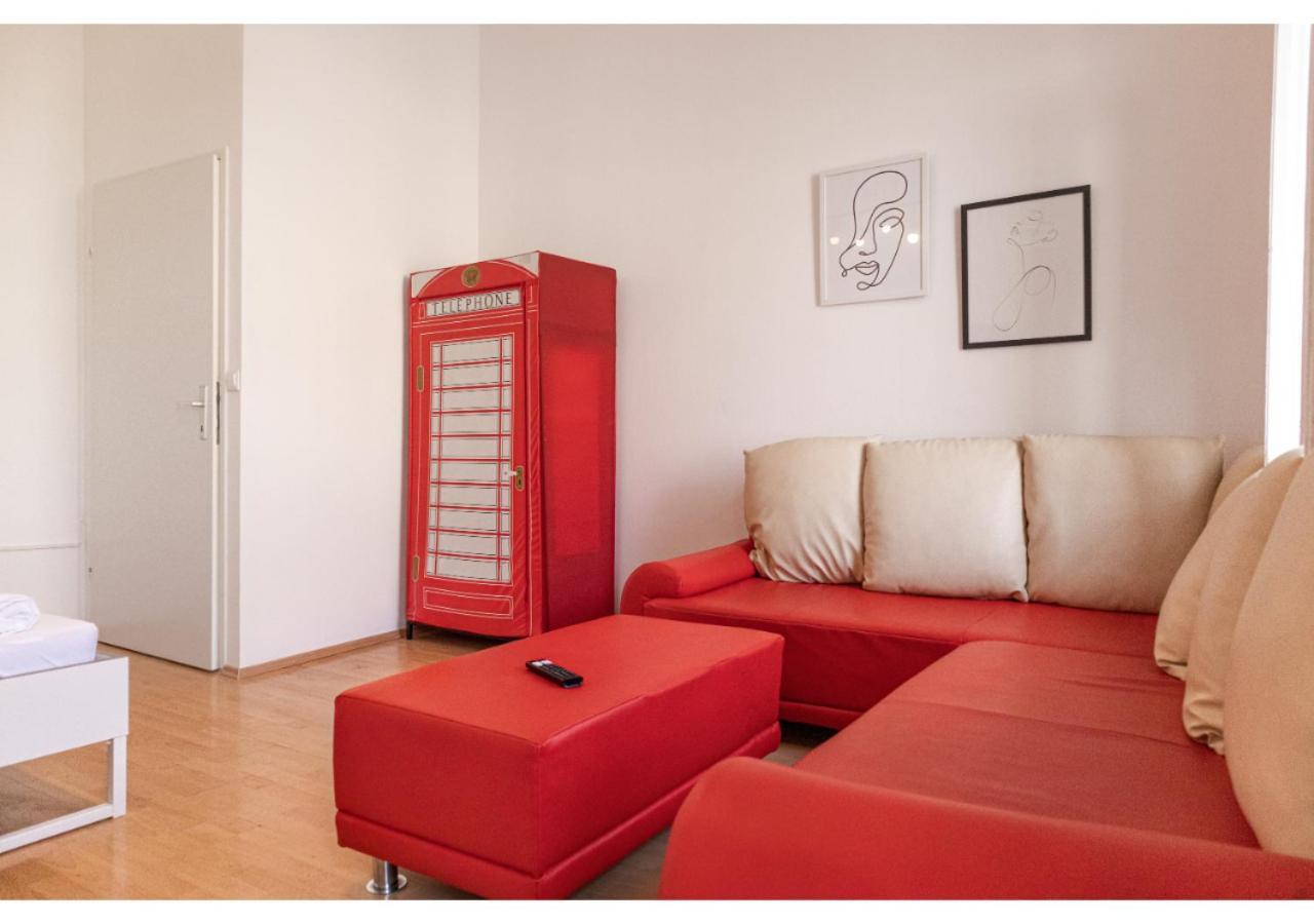 Sweet 3br Shared Near Wiener Stadthalle & Apartment