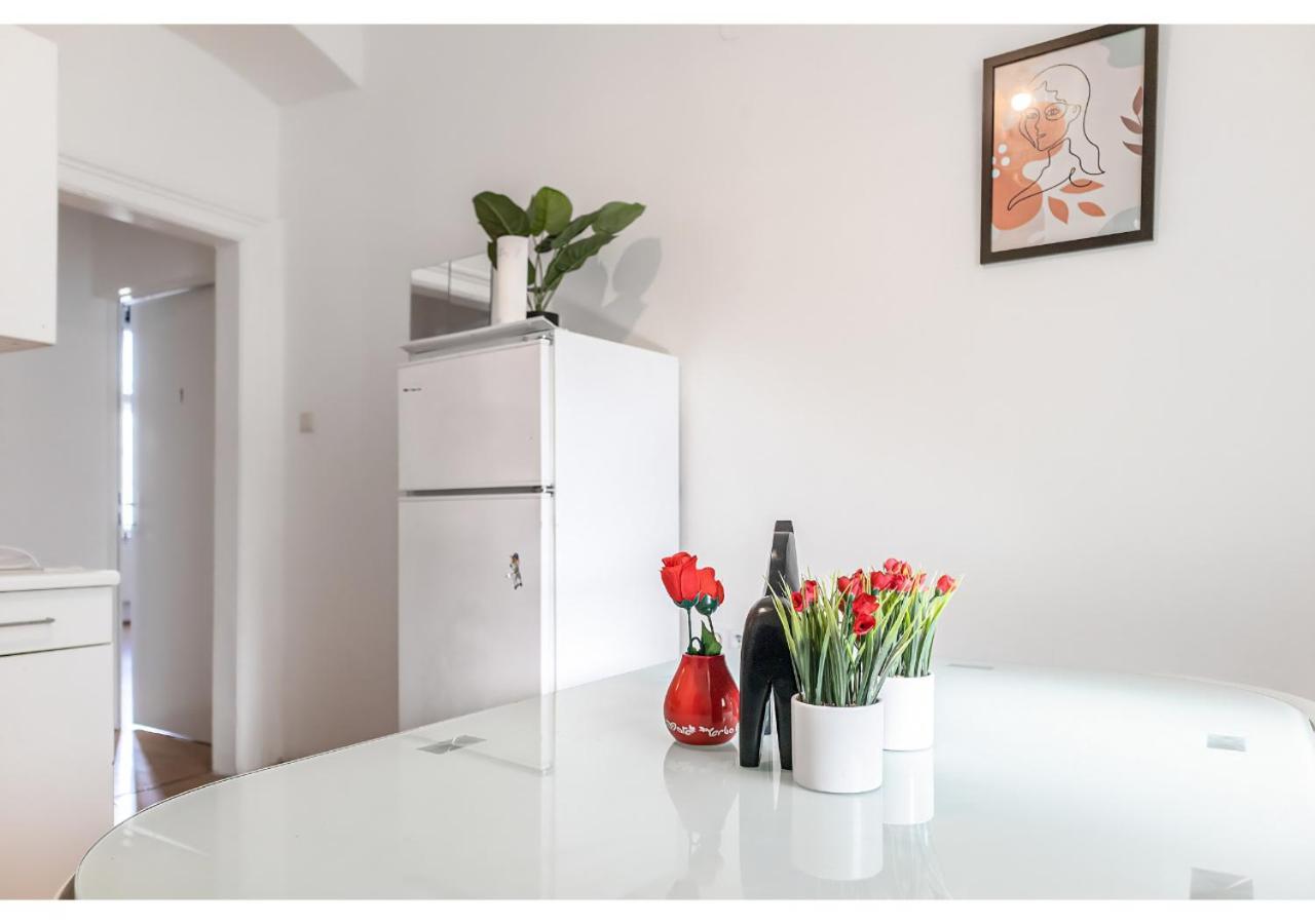 Apartment Sweet 3br Shared Near Wiener Stadthalle & *