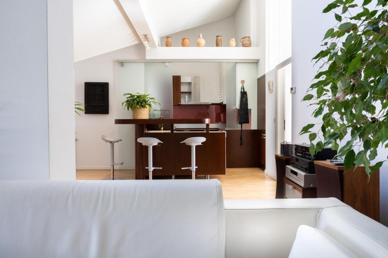 180m2 Penthouse, Luxury Next To Karlskirche And Parking Included