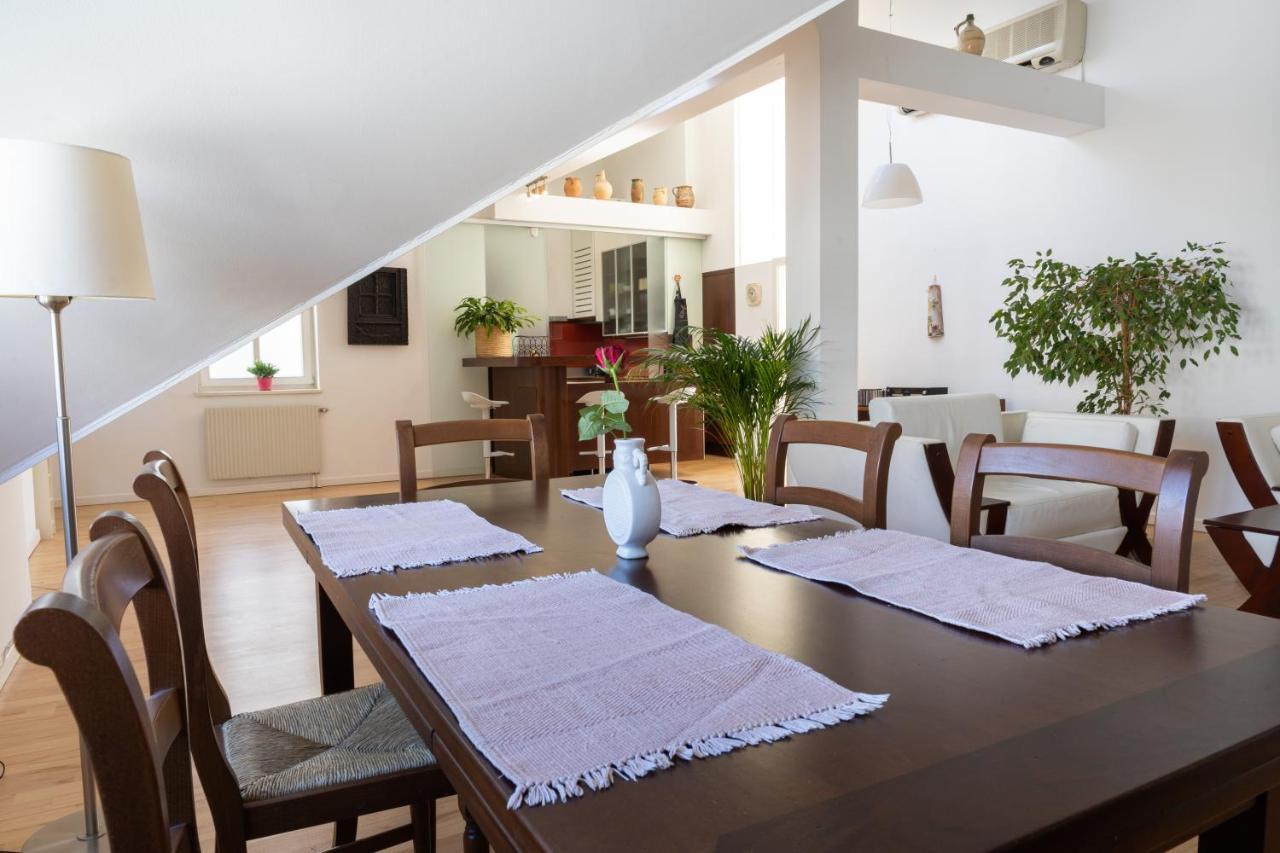 Apartamento 180m2 Penthouse, Luxury Next To Karlskirche And Parking Included *