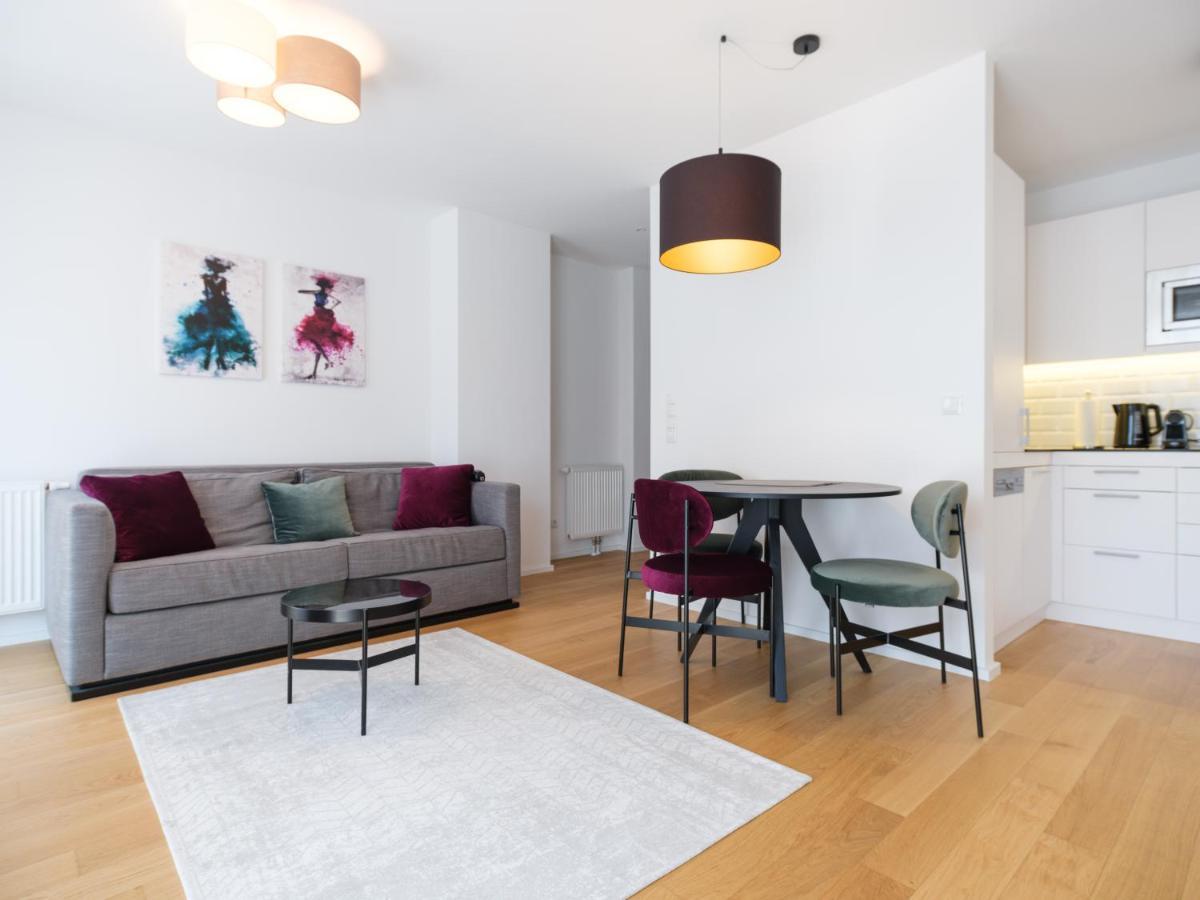 Myfavorit - Spacious Next To Puplic Transport U1 Direct Connection To Citycenter