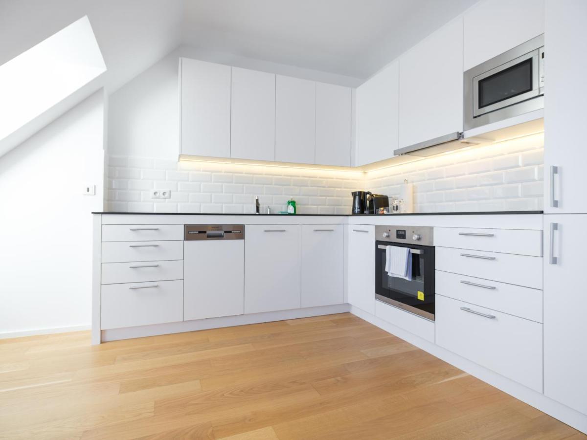 Myfavorit - Spacious Next To Puplic Transport U1 Direct Connection To Citycenter Apartment