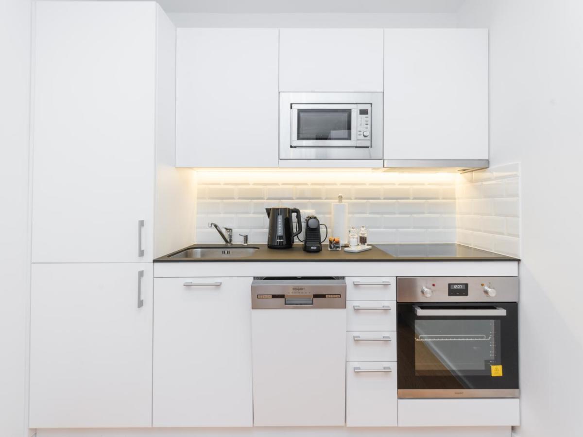 Myfavorit - Spacious Next To Puplic Transport U1 Direct Connection To Citycenter Apartment