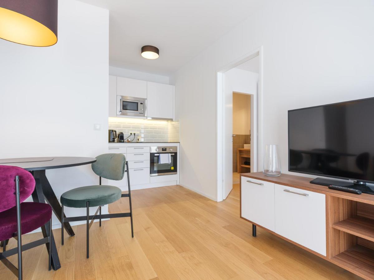 Myfavorit - Spacious Next To Puplic Transport U1 Direct Connection To Citycenter Apartment