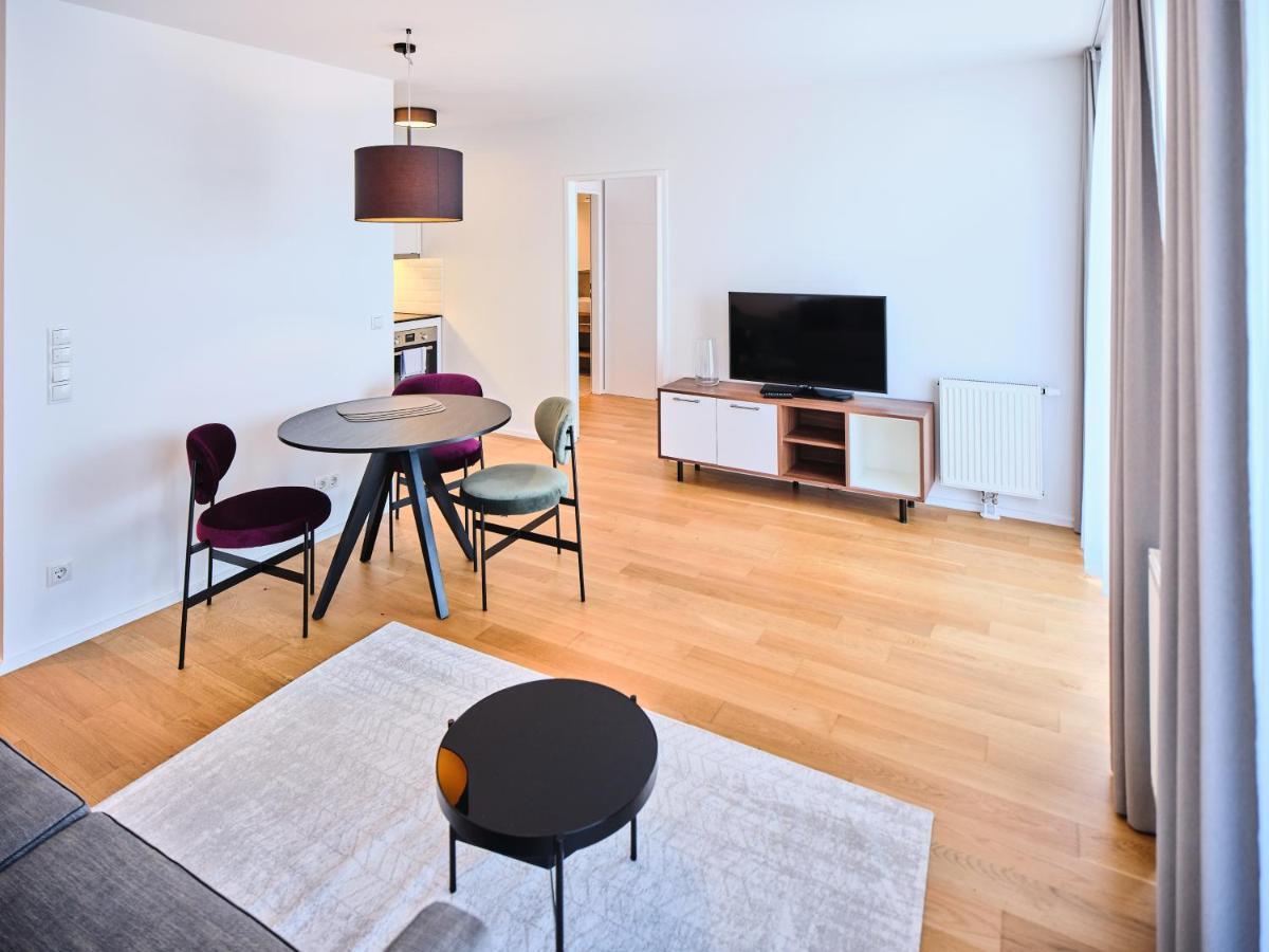Myfavorit - Spacious Next To Puplic Transport U1 Direct Connection To Citycenter