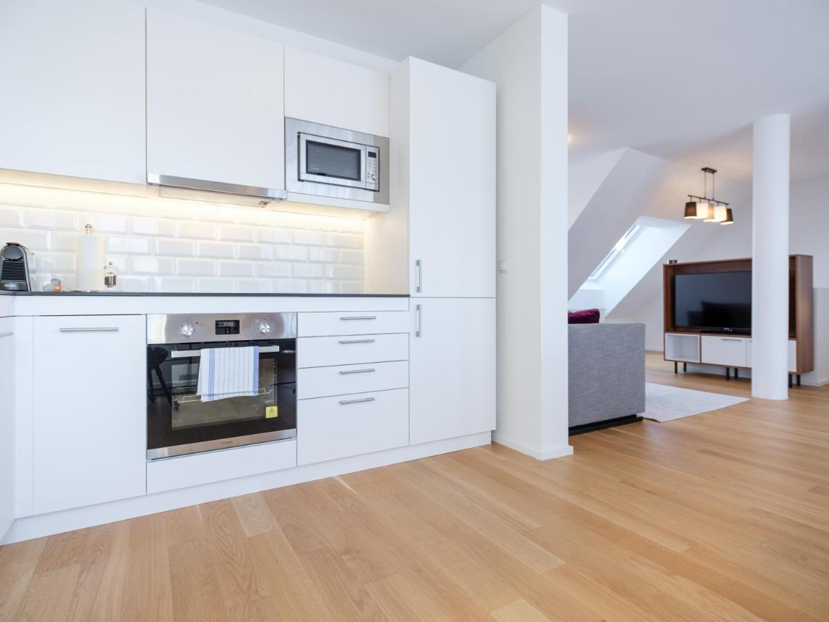 Myfavorit - Spacious Next To Puplic Transport U1 Direct Connection To Citycenter Apartment