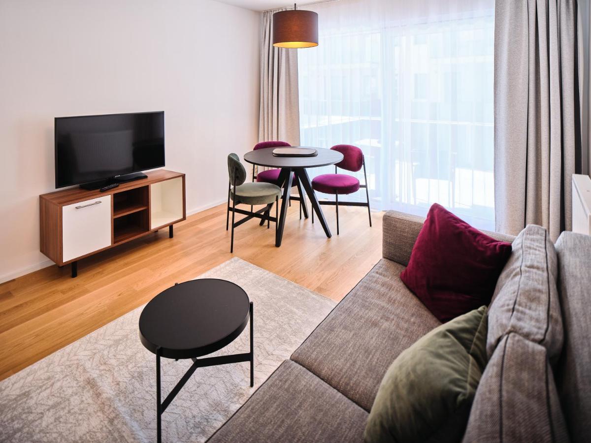 Apartment Myfavorit - Spacious Next To Puplic Transport U1 Direct Connection To Citycenter