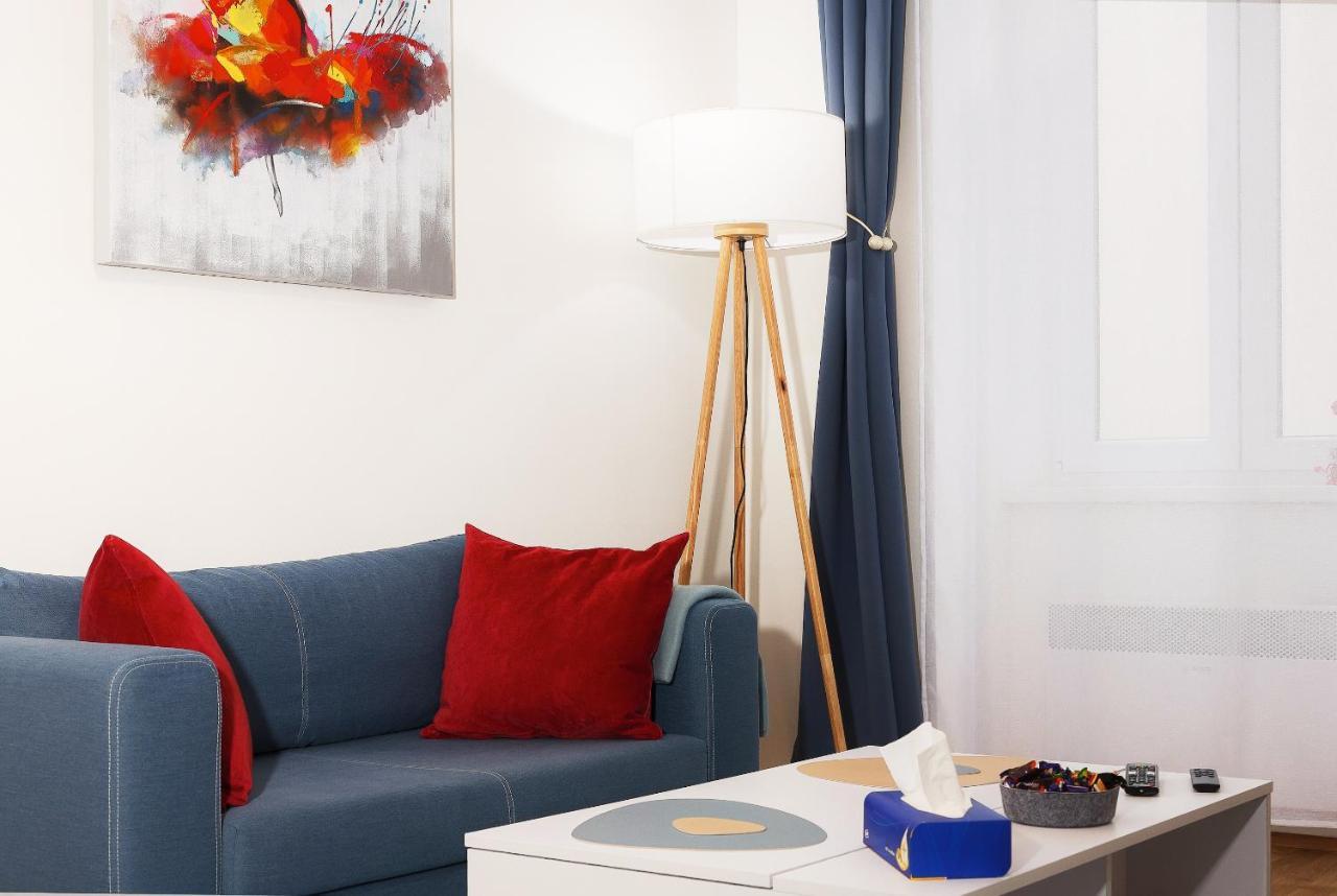 Malixa - In The Heart Of Next To Metro Apartment