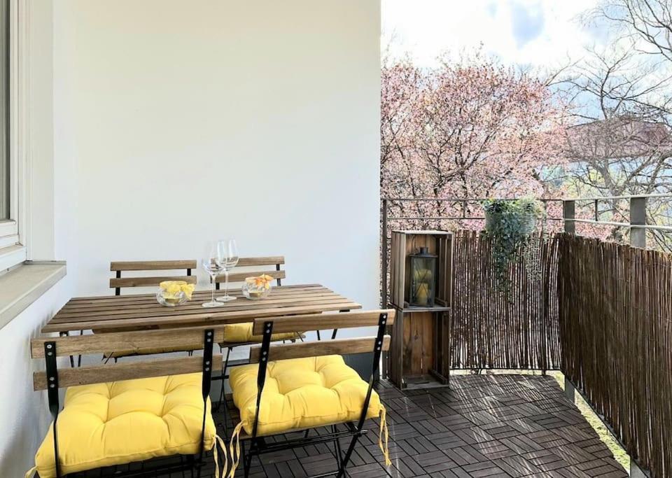 New! Cozy & Lovely In The 3rd District Apartment *