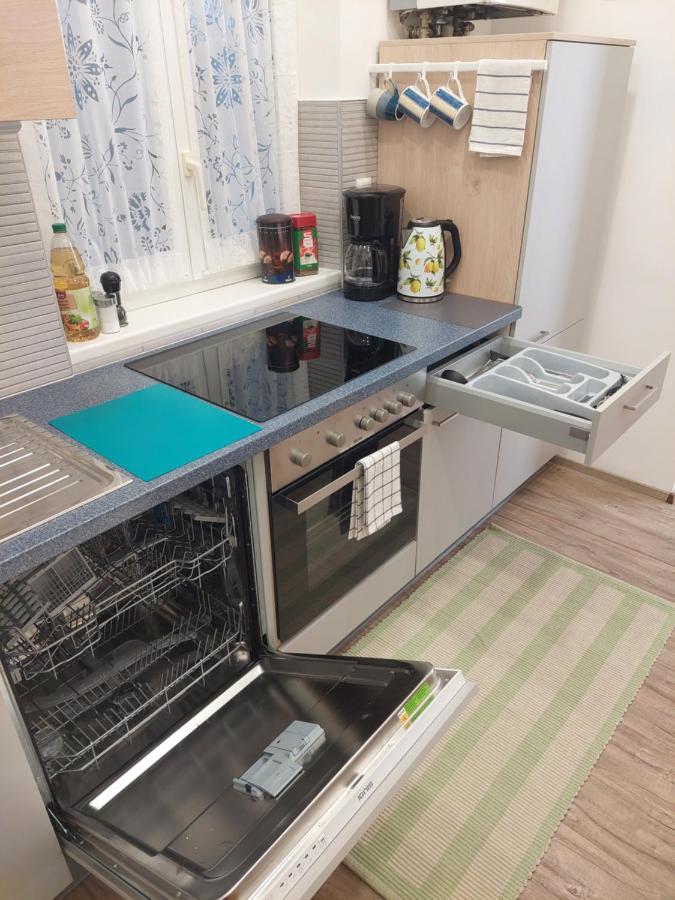 Gerald's 19 Apartment *