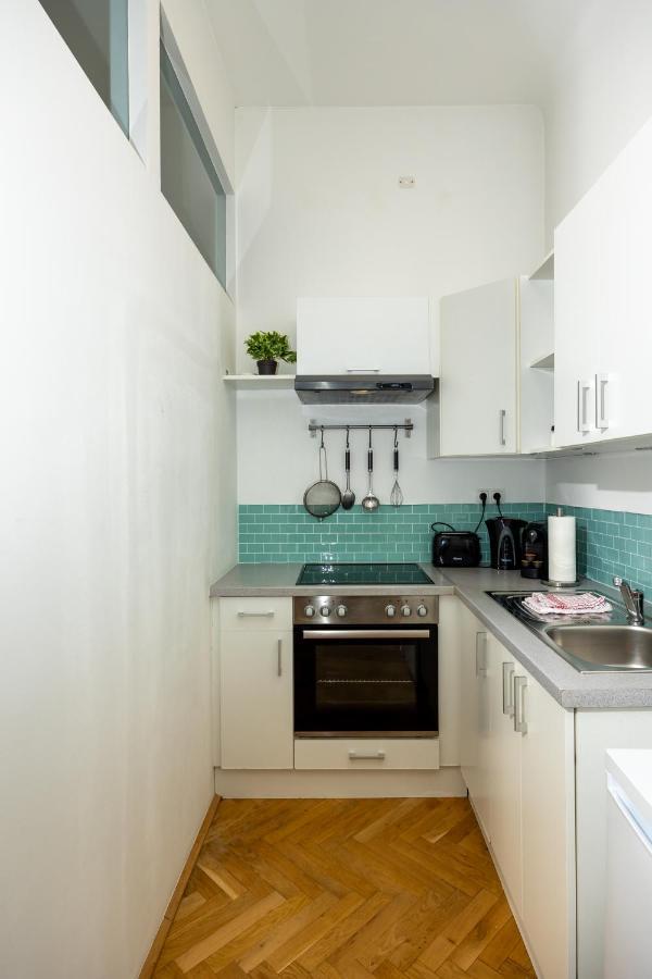 Turquoise Inspired Deluxe Centrally Located Apartment