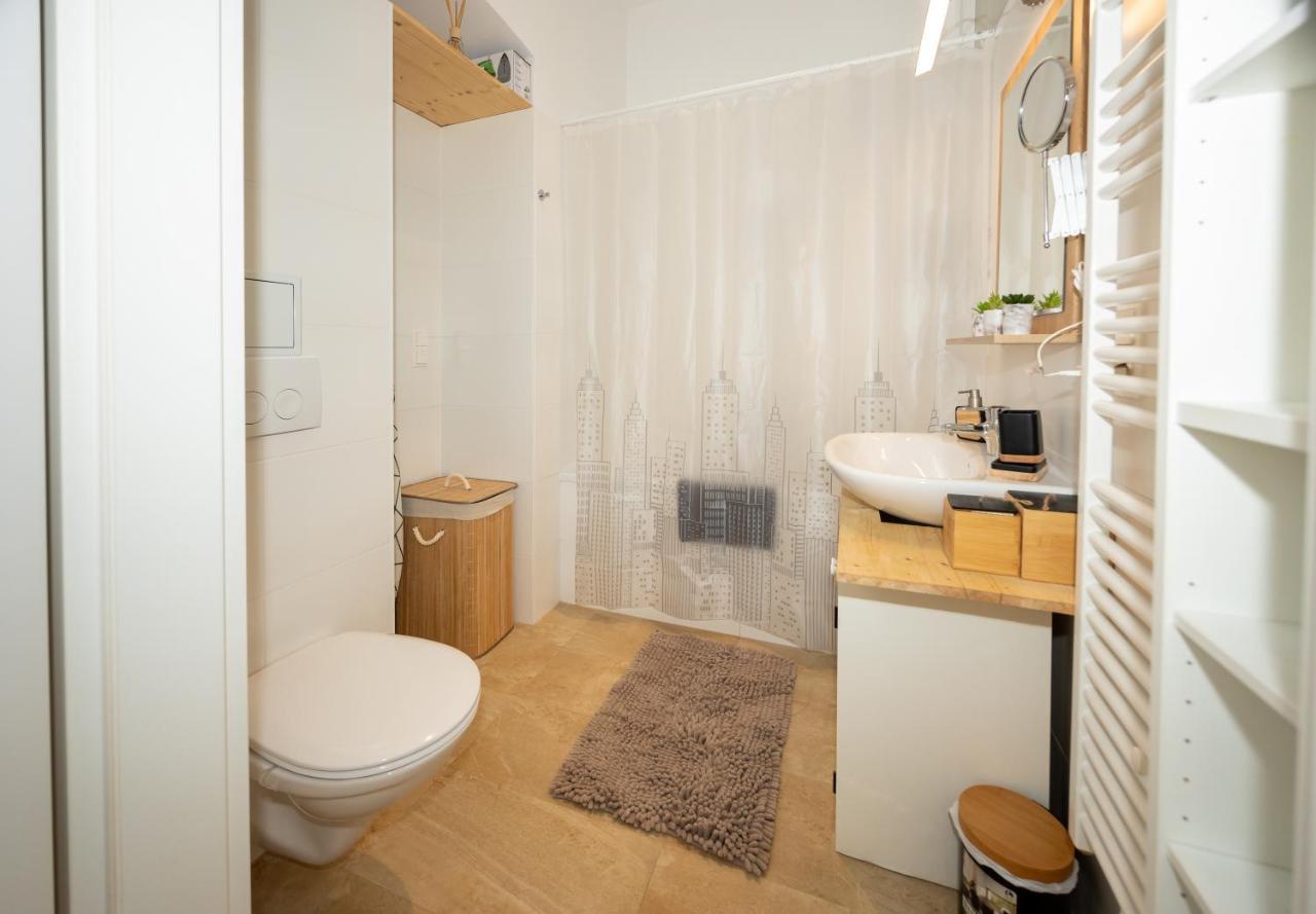 Delightful 1 Bedroom Near Schoenbrunn And Westbahnhof With Big Porch Vienna