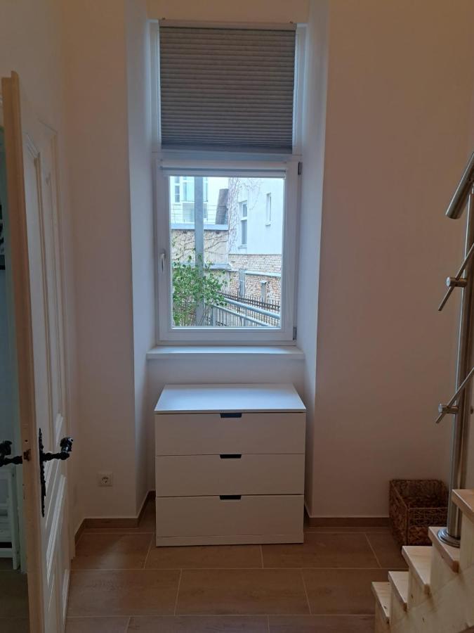 Ruhige Art-garconniere Mit Balkon Apartment *