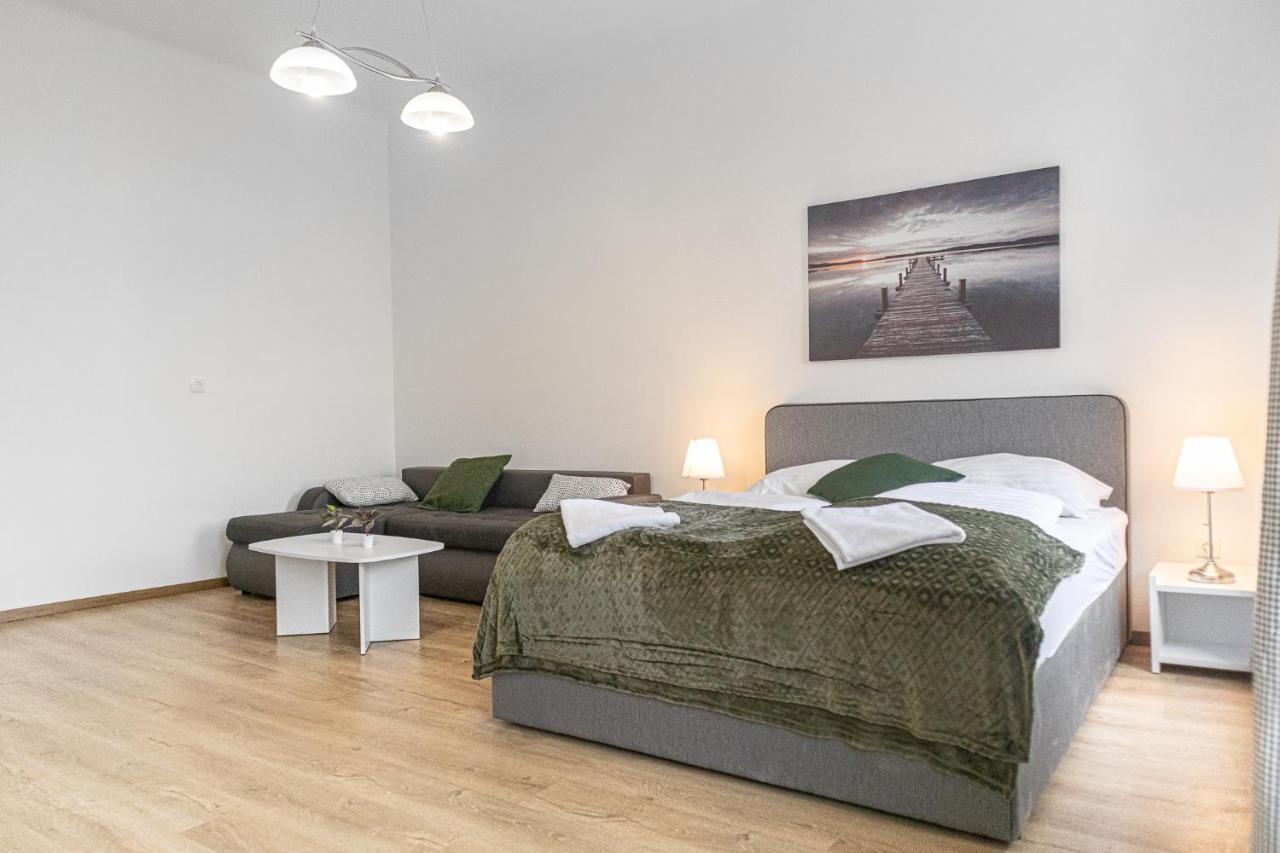 Welcoming 2br Apt. Near Akh- Perfect For Longstays *