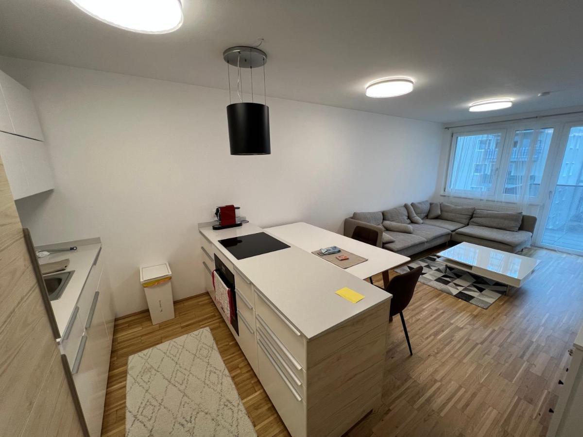 - Favoriten * Wien
