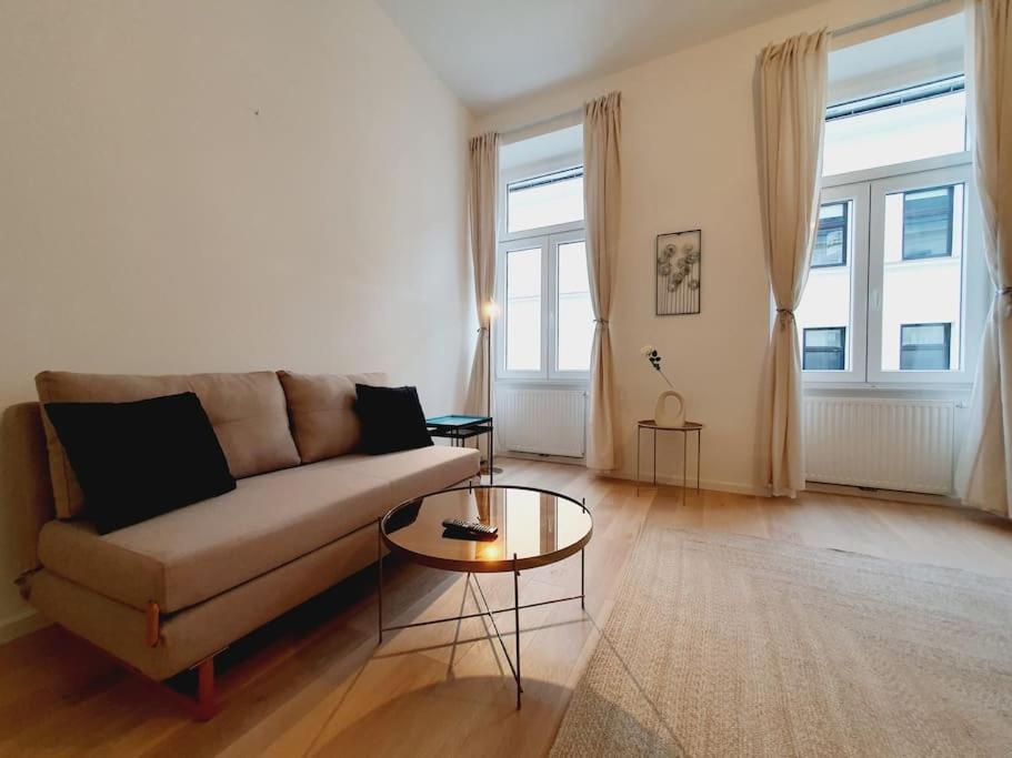 Savoir Vivre Rosinagasse Apartment *