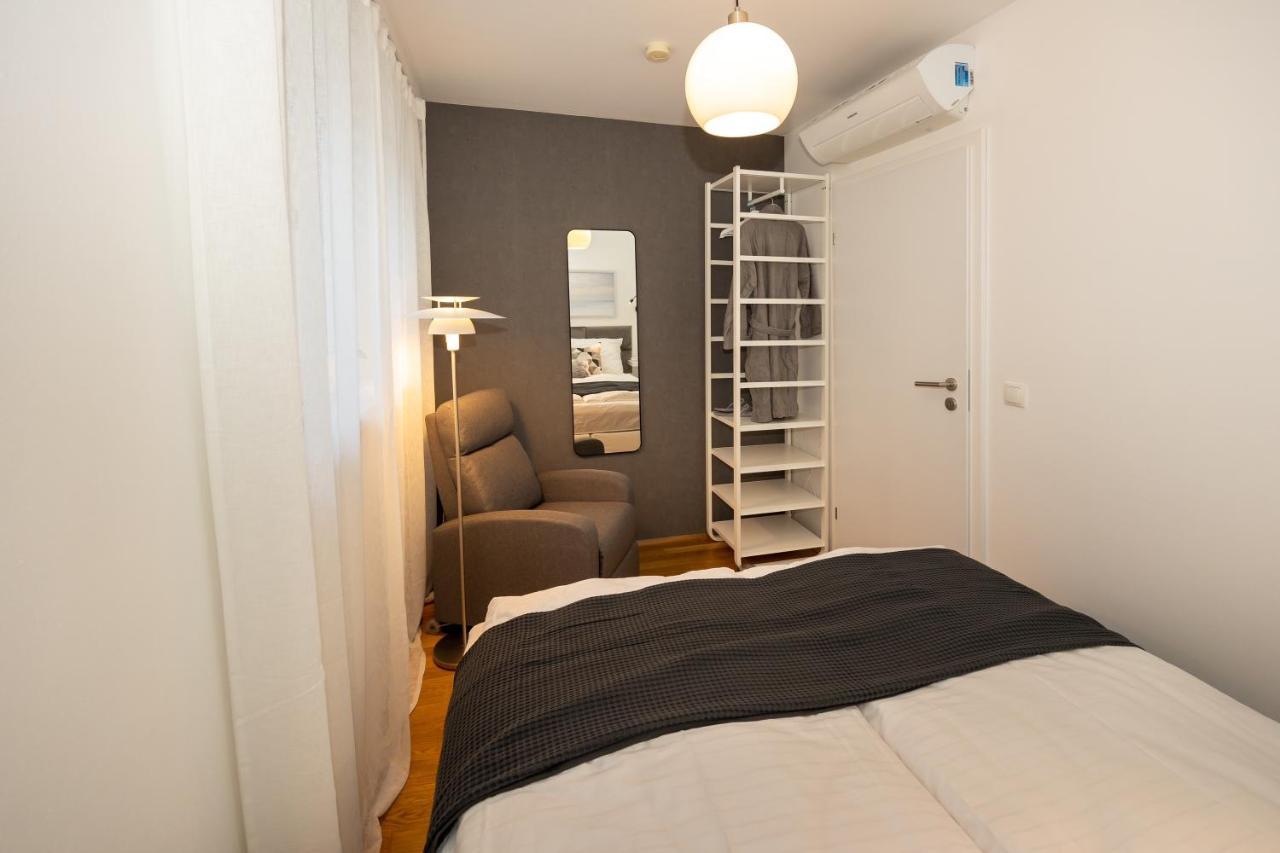 Rooftop Cozy Near Innerstadt With Ac Apartment *