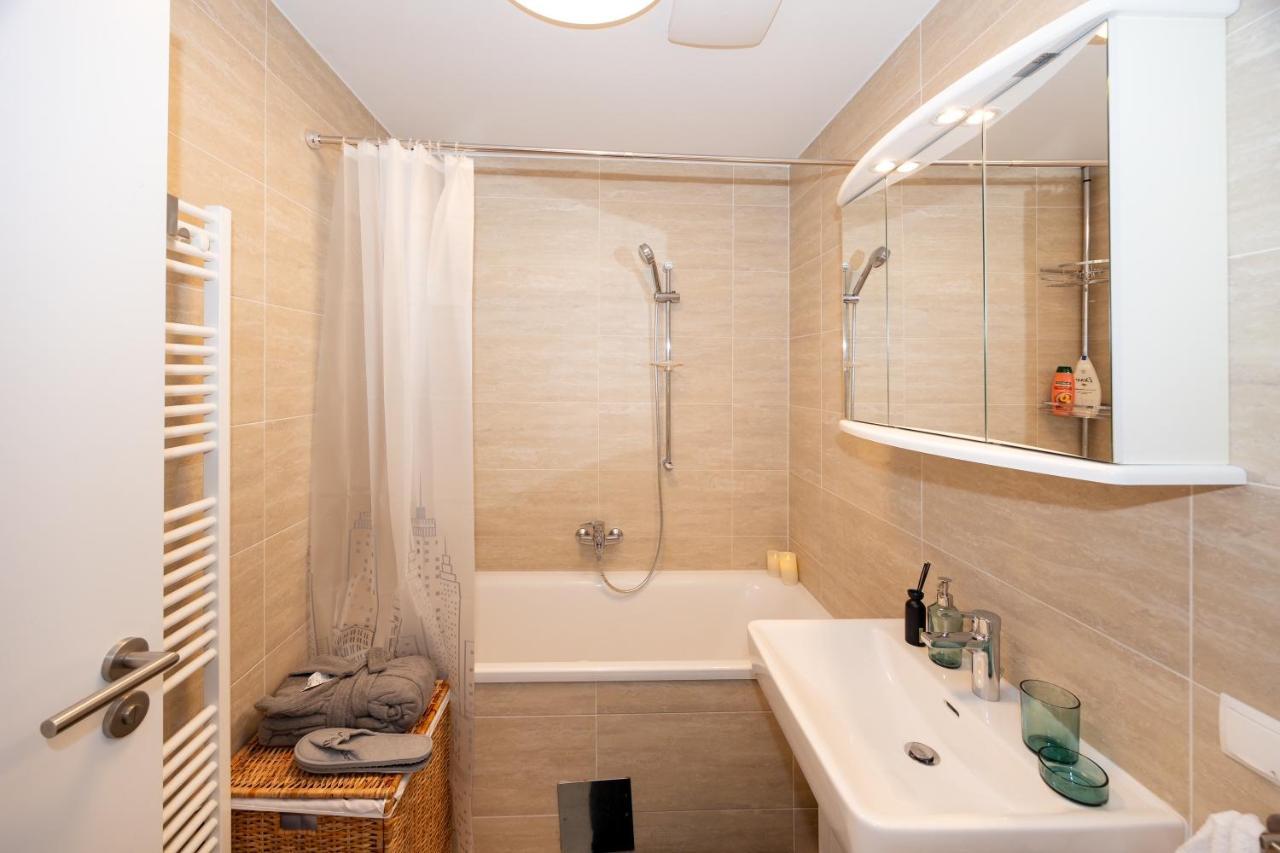 Rooftop Cozy Near Innerstadt With Ac Apartment *