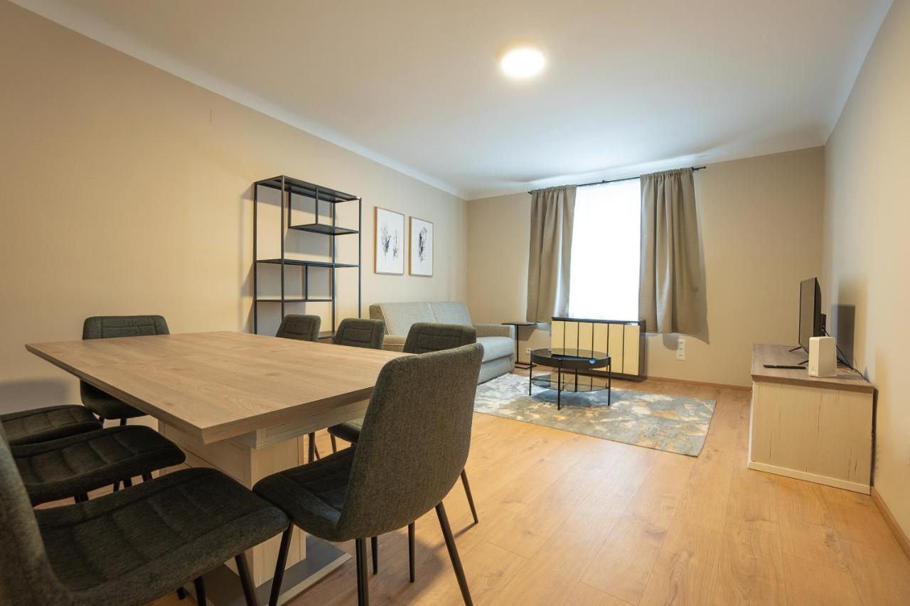 A 2-bedroom With A King-size Bed And A Balcony Is Located Just A 15-minute Walk From Stephansplatz. * Vienna