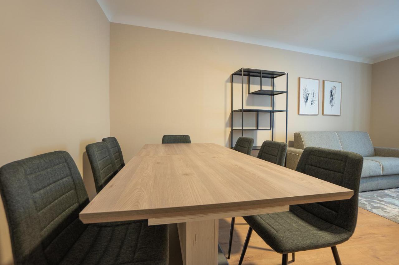 Appartamento A 2-bedroom With A King-size Bed And A Balcony Is Located Just A 15-minute Walk From Stephansplatz. Vienna