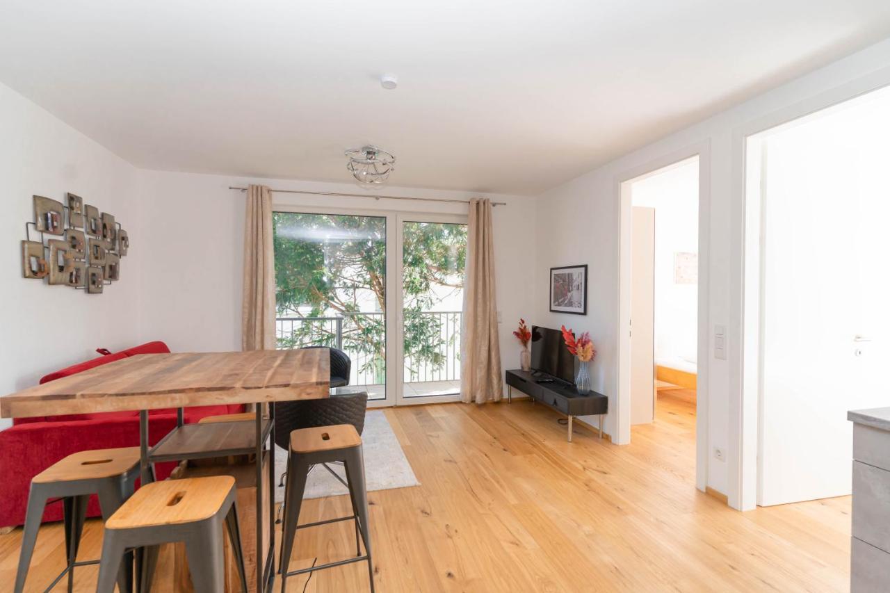 Luxurious With Big Balcony Near Center Apartment