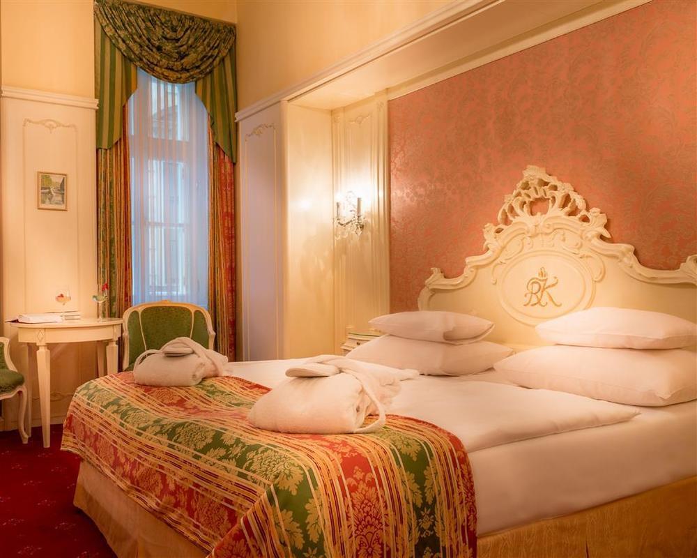 Roemischer Kaiser Hotel
