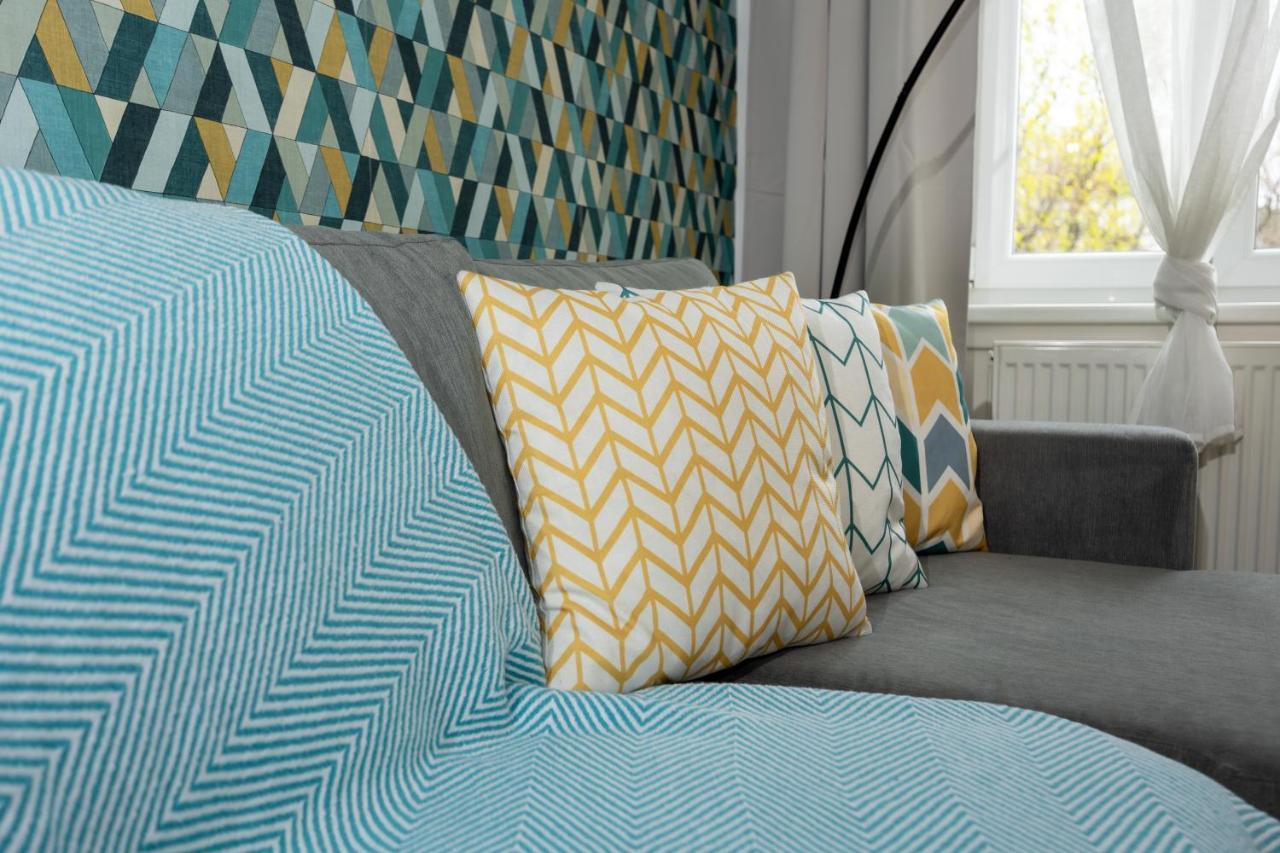 Turquoise Inspired Deluxe Centrally Located Apartment *