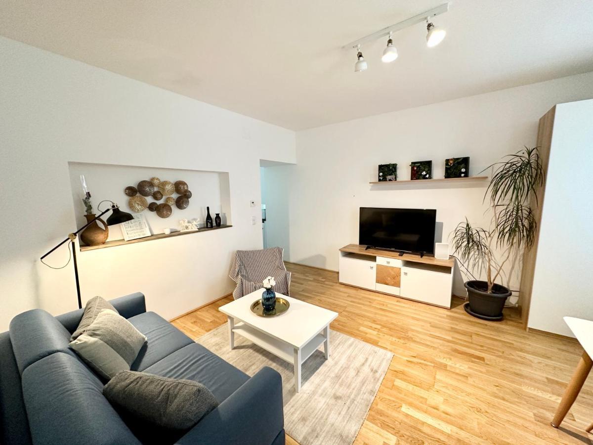 Book-a-room Panda-apartments