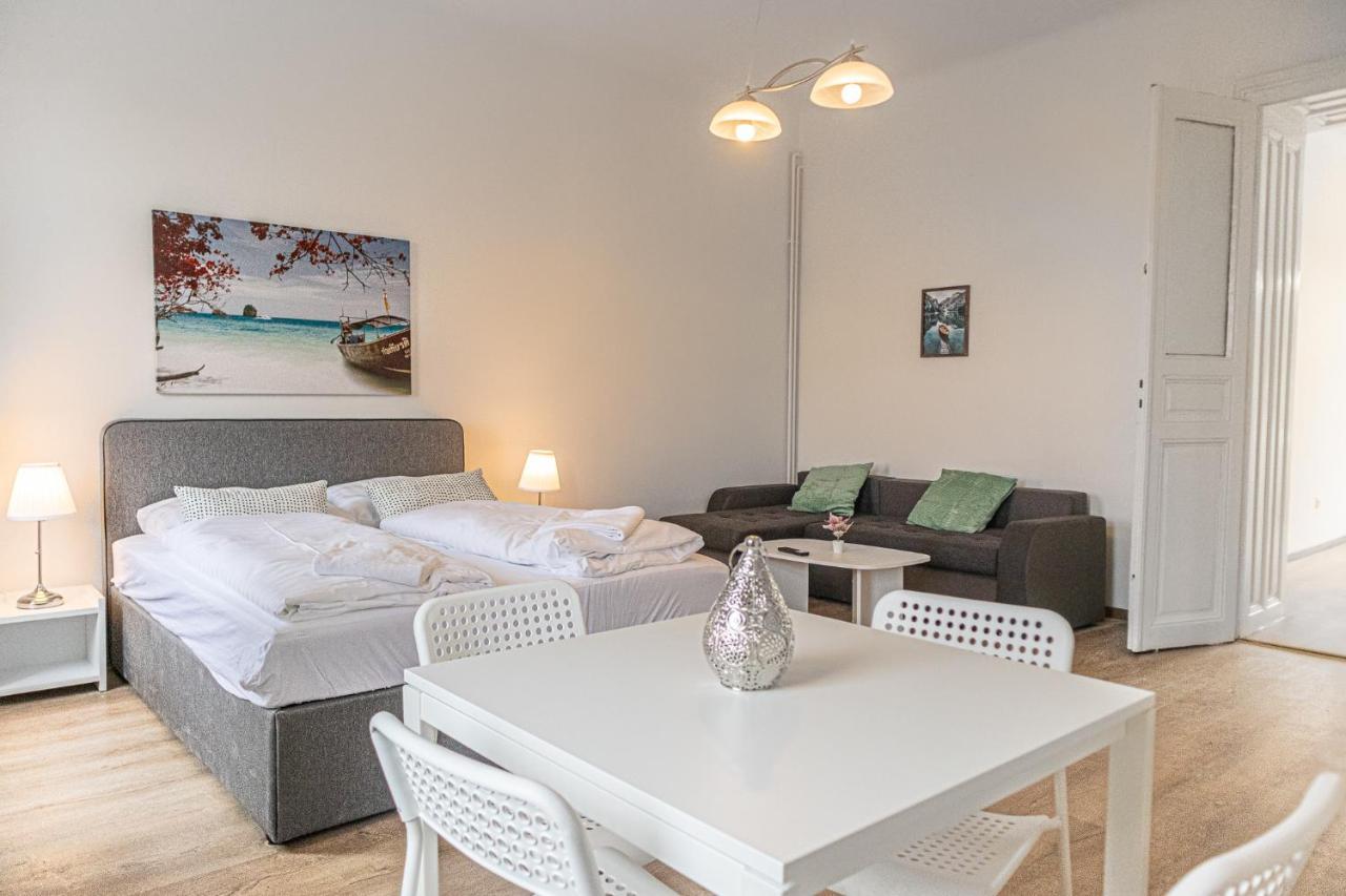 Welcoming 2br Apt. Near Akh- Perfect For Longstays Apartment
