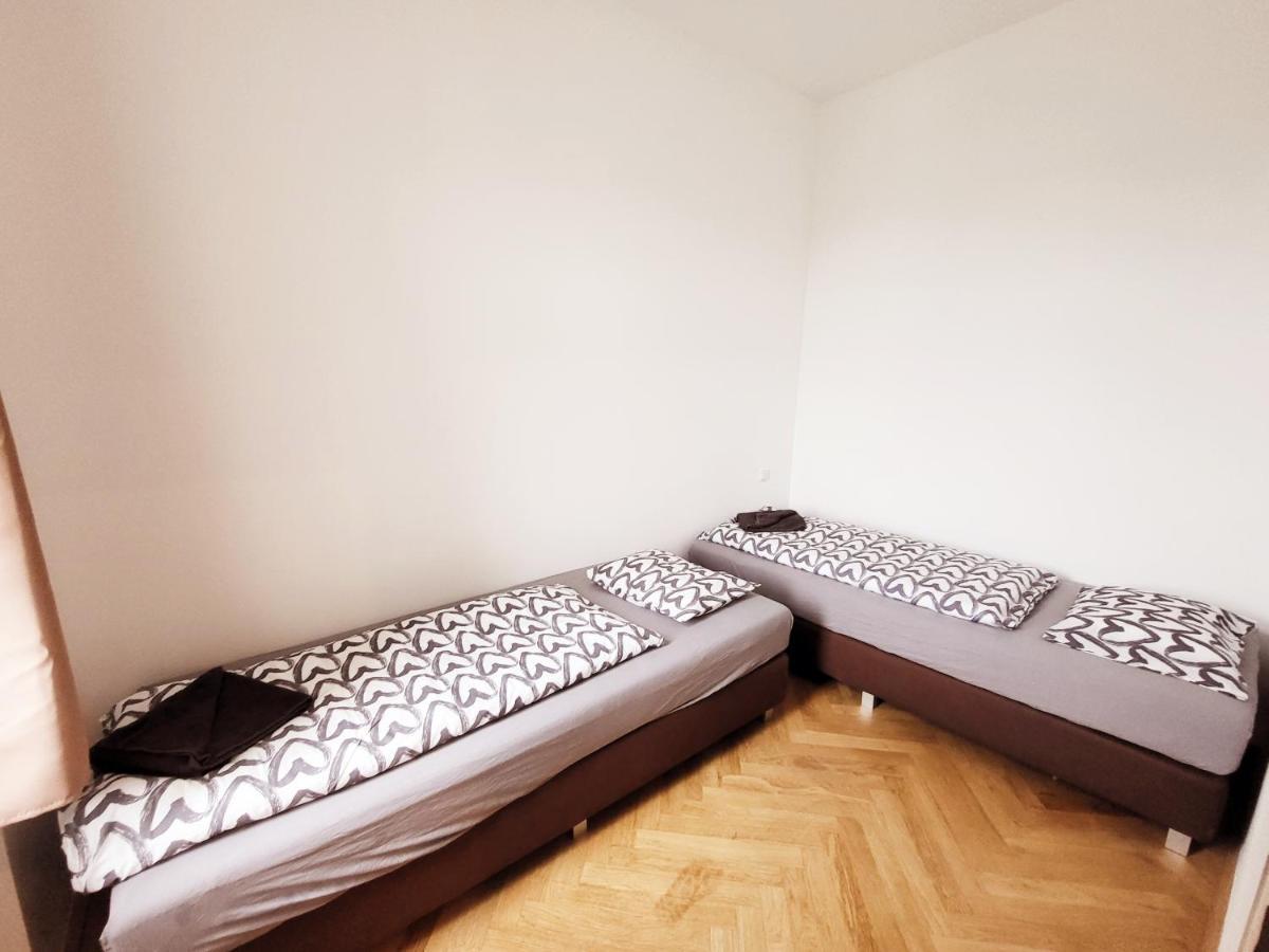 Donaufelder Apartment *
