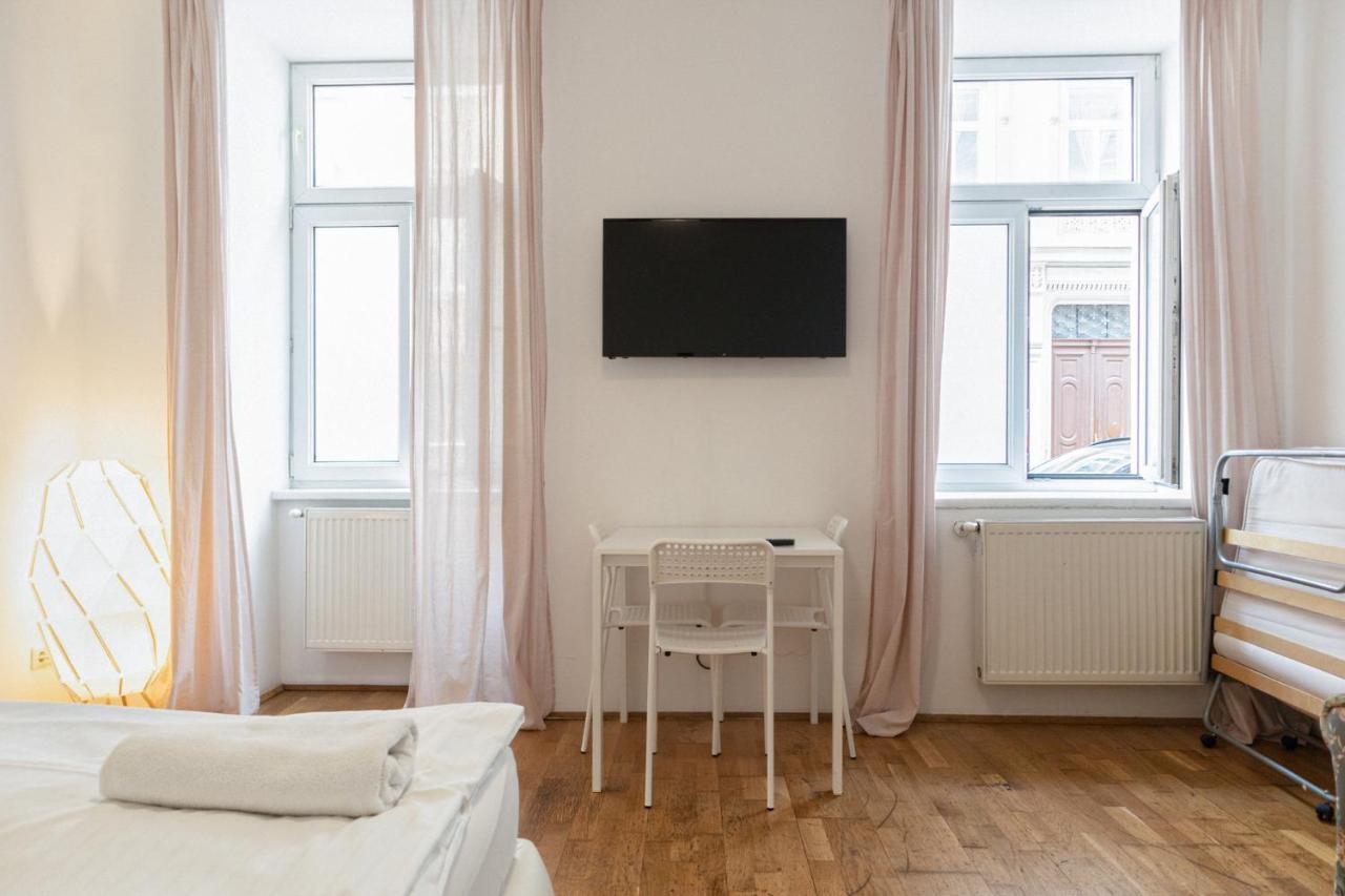 Spacious 3br Next To Belvedere Perfect For Long Apartment *