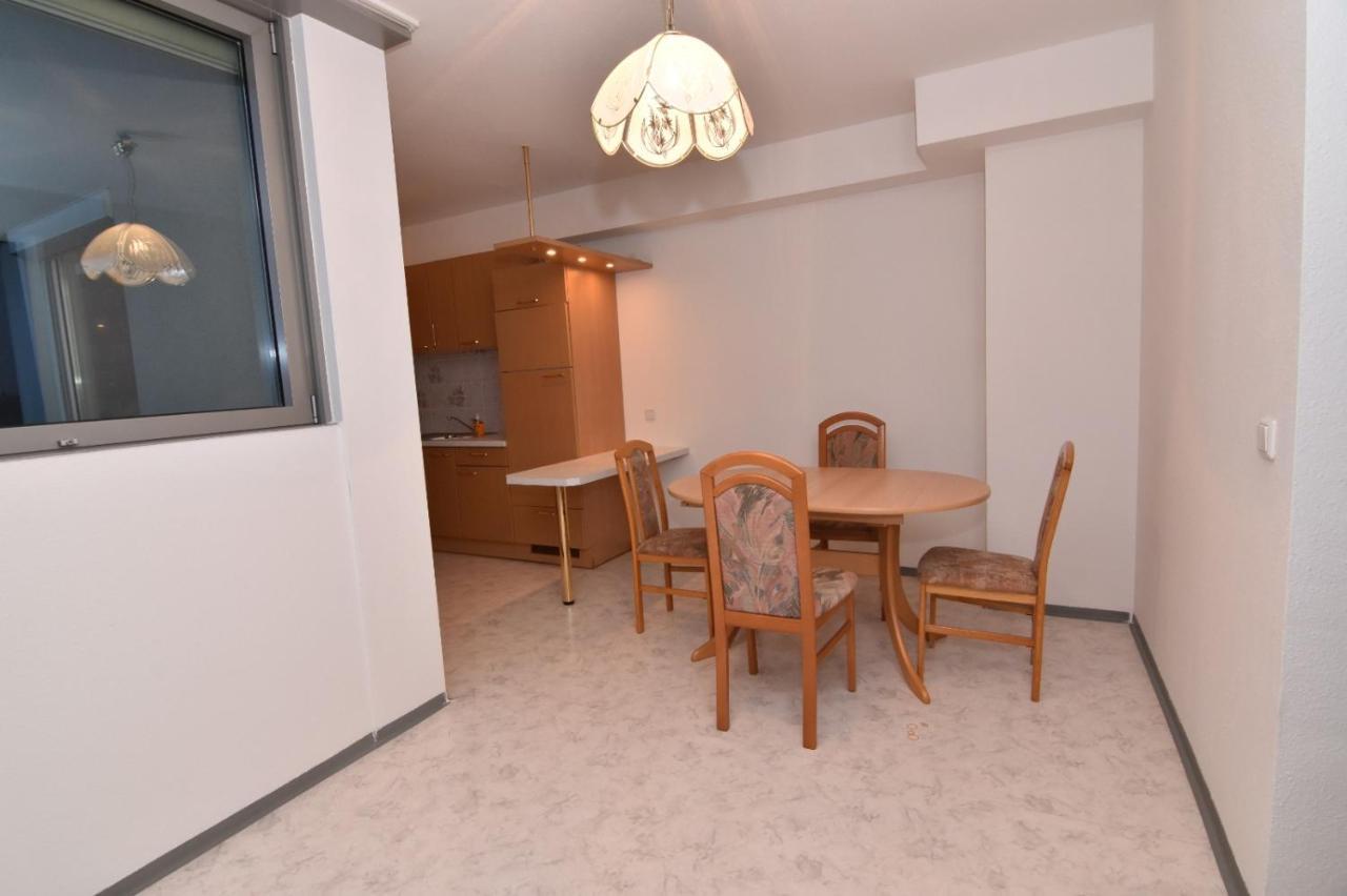Modern At Vic Apartment