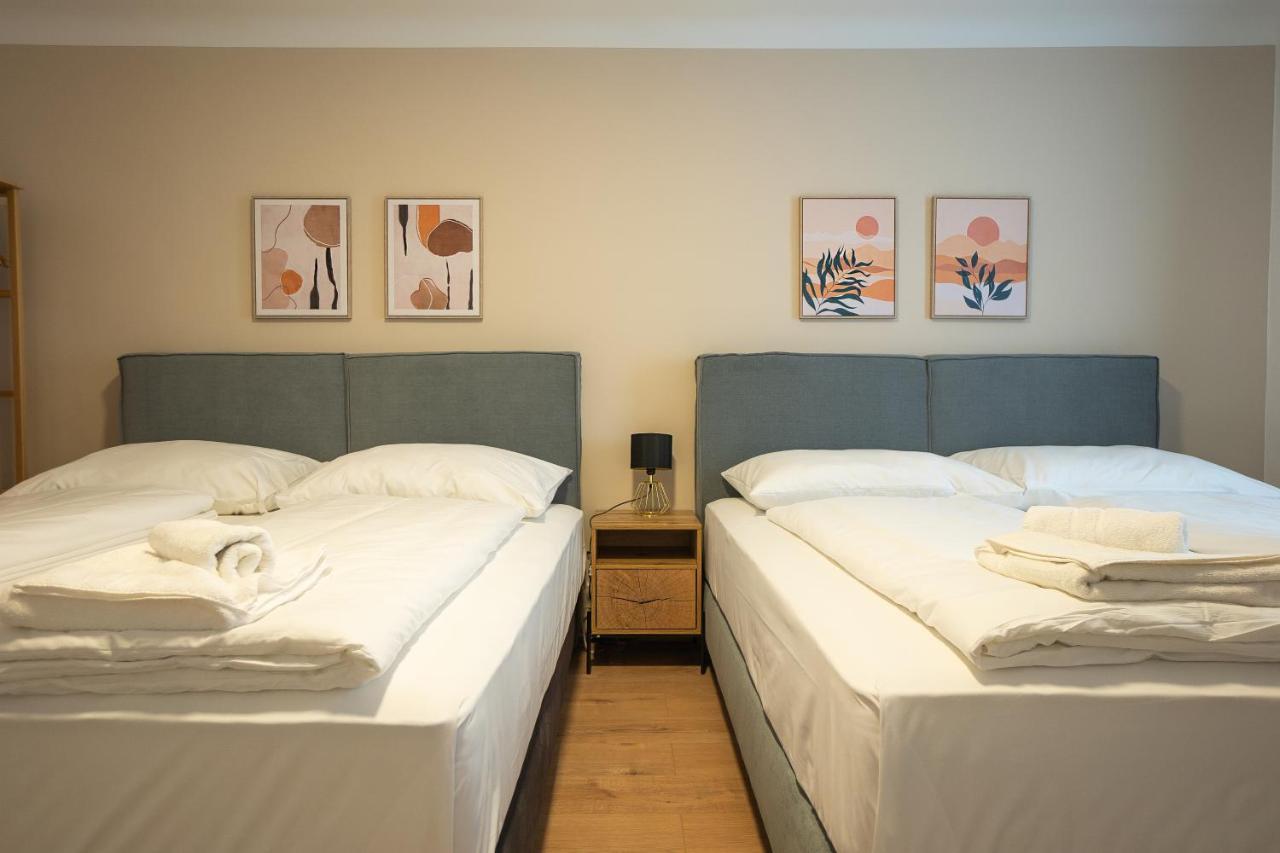 A 2-bedroom With A King-size Bed And A Balcony Is Located Just A 15-minute Walk From Stephansplatz. Apartment