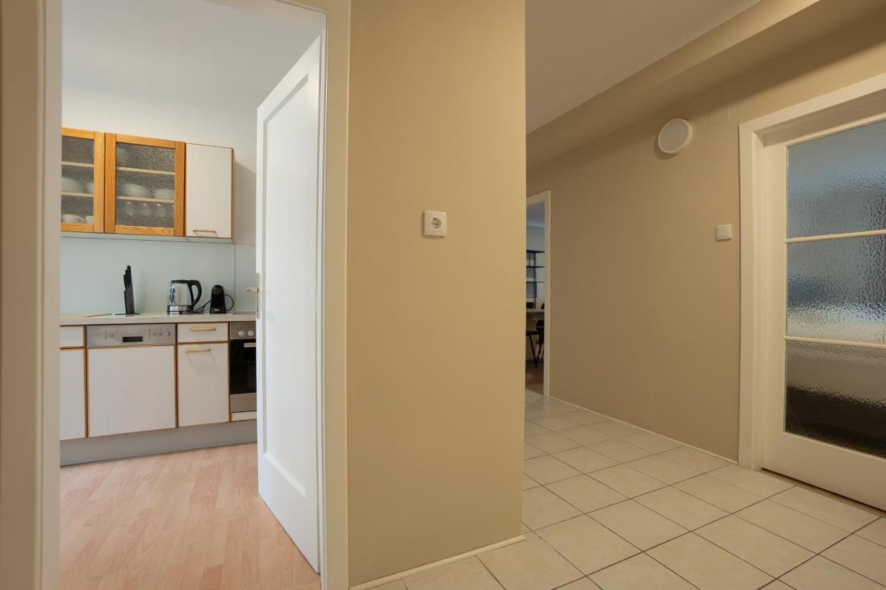 A 2-bedroom With A King-size Bed And A Balcony Is Located Just A 15-minute Walk From Stephansplatz. Appartamento *